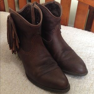 Ariat Western Duchess Ankle Boots Fringe Leather 9
